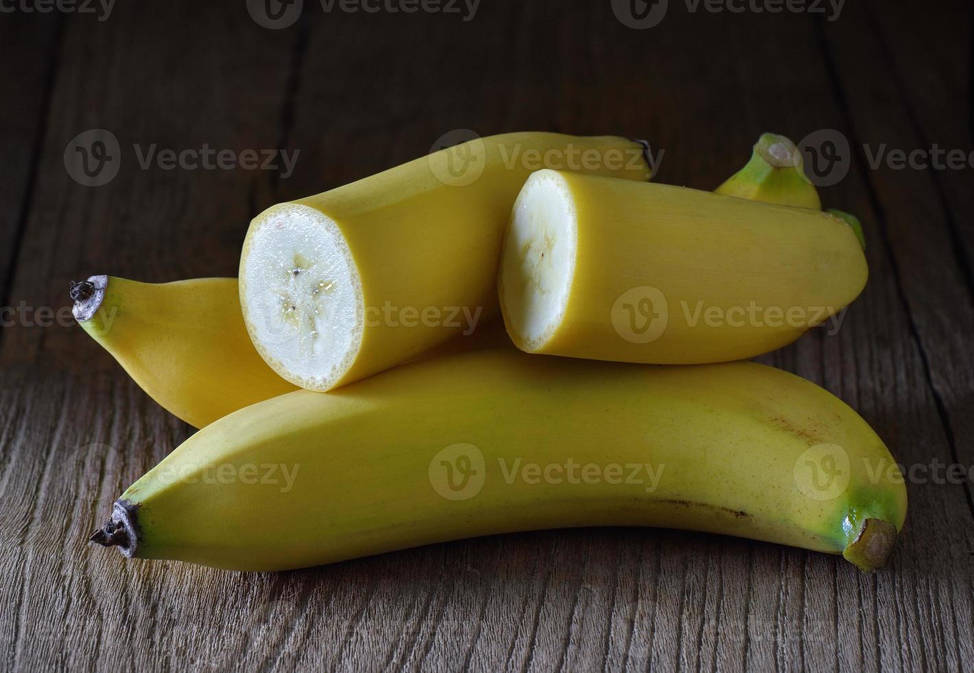 banana su legno foto