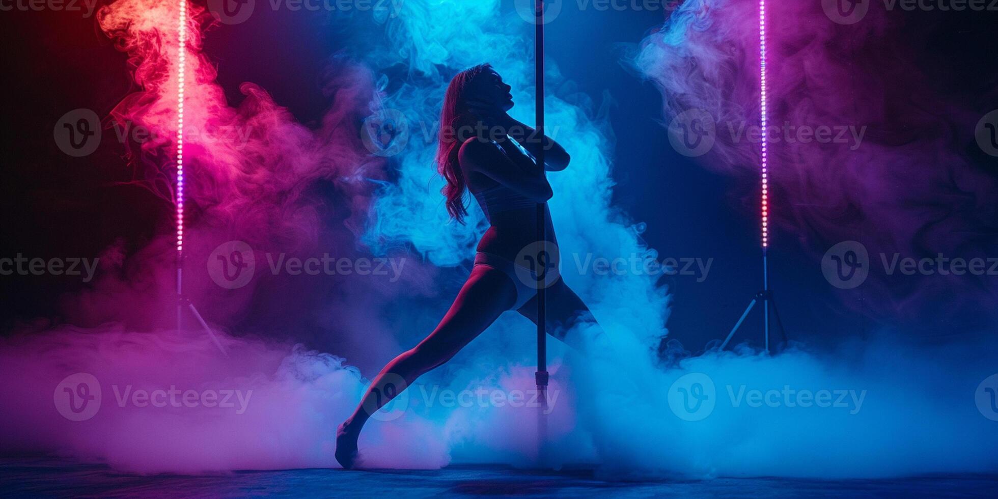 ai generato polo danza. giovane snello sexy donna danza su un' polo nel il interno di un' discoteca con leggero e Fumo. foto