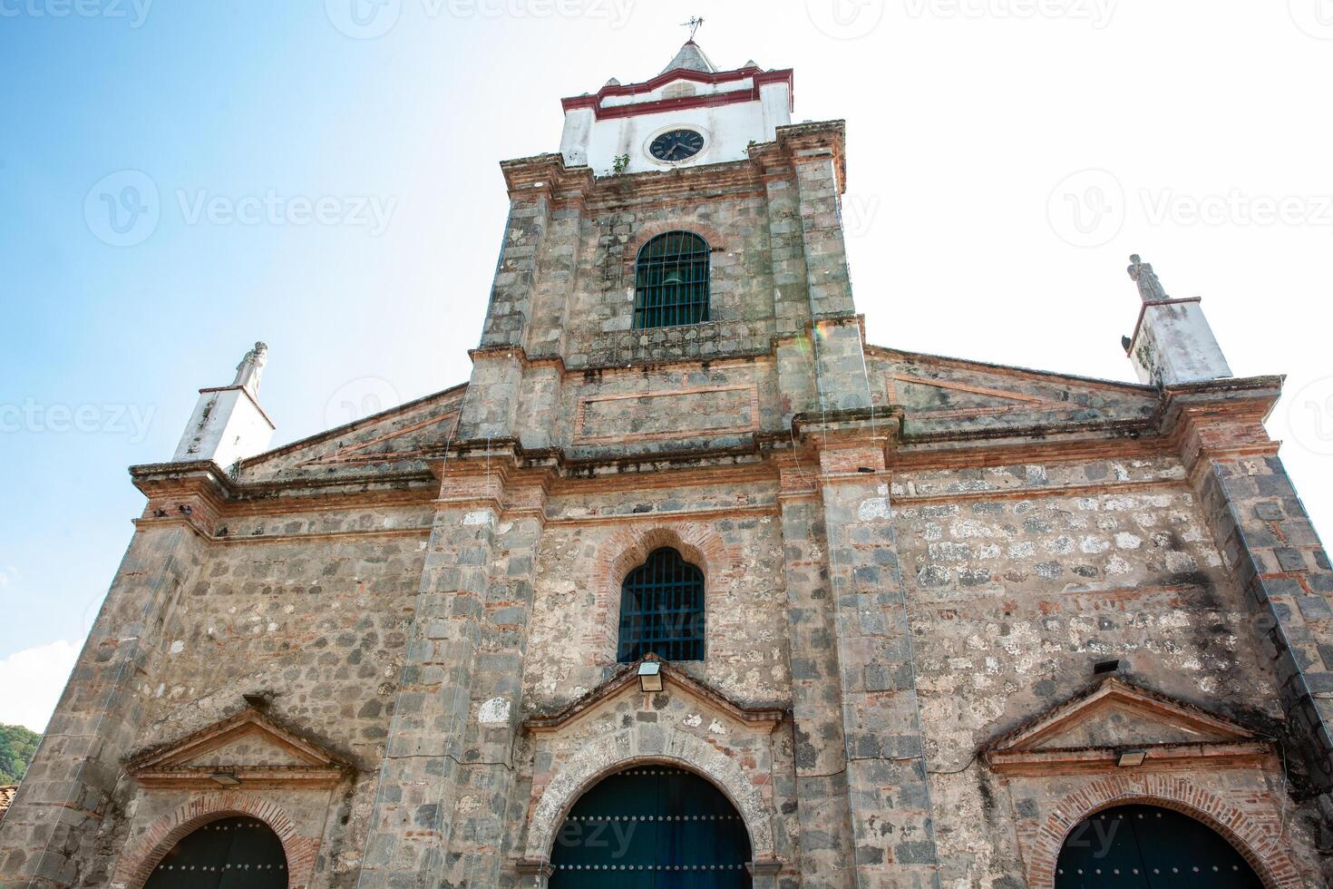 storico Cattedrale di nostro signora di il rosario costruito nel il 17 ° secolo nel il eredità cittadina di honda collocato a il Dipartimento di tolim nel Colombia foto