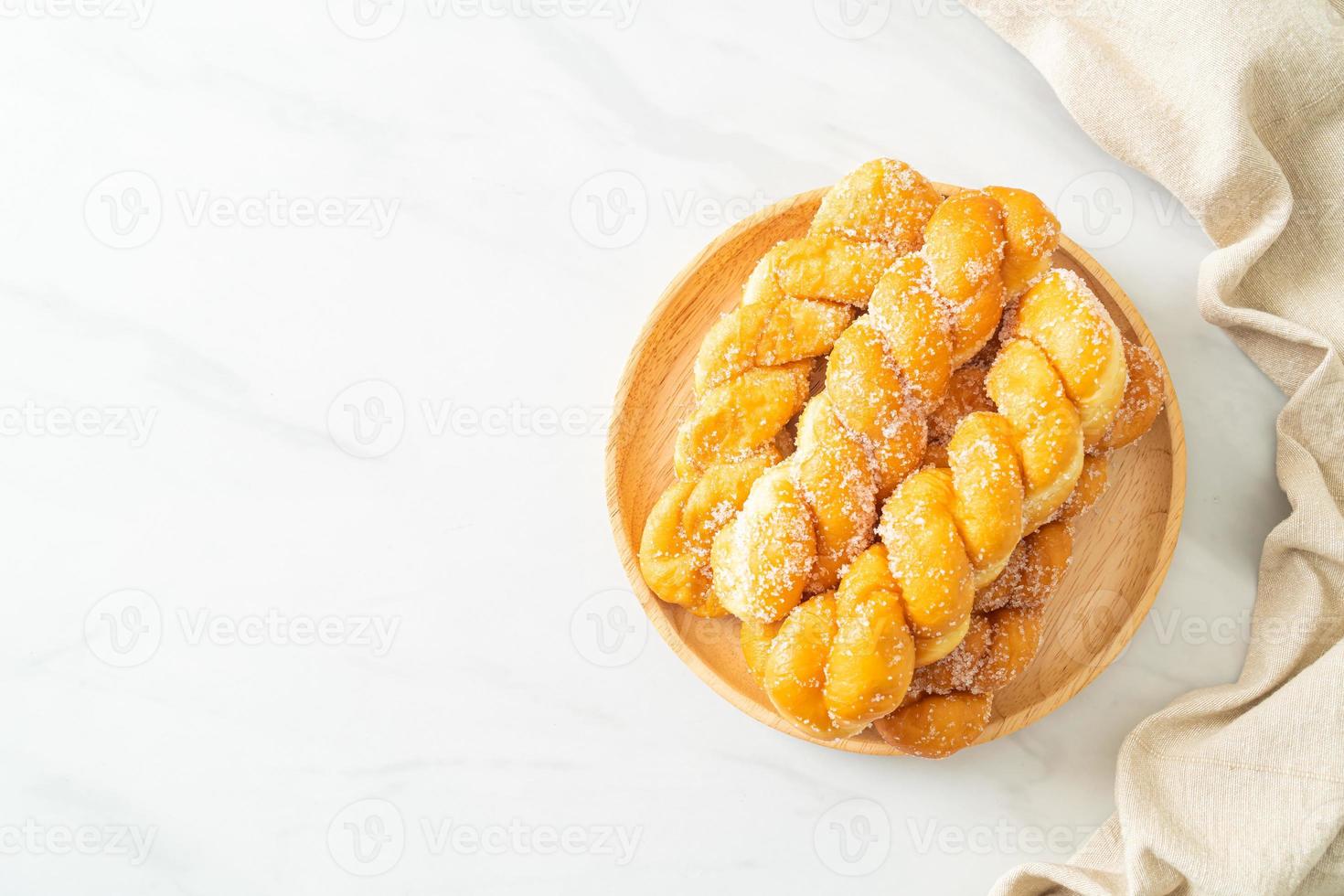 ciambella di zucchero a forma di spirale foto