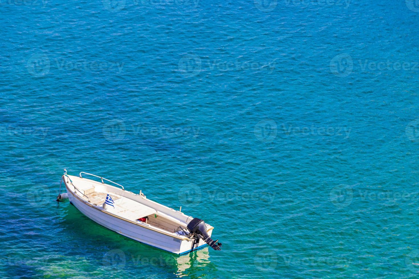 St Pauls Bay panorama barche acqua limpida Lindos Rodi Grecia. foto