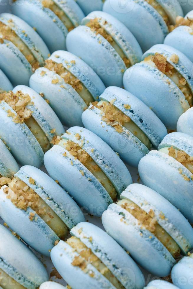 un sacco di amaretti blu si trovano nel primo piano del pacchetto foto