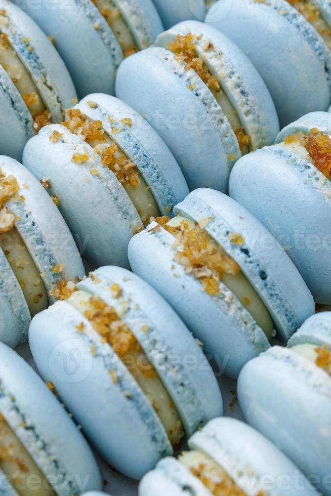 un sacco di amaretti blu si trovano nel primo piano del pacchetto foto