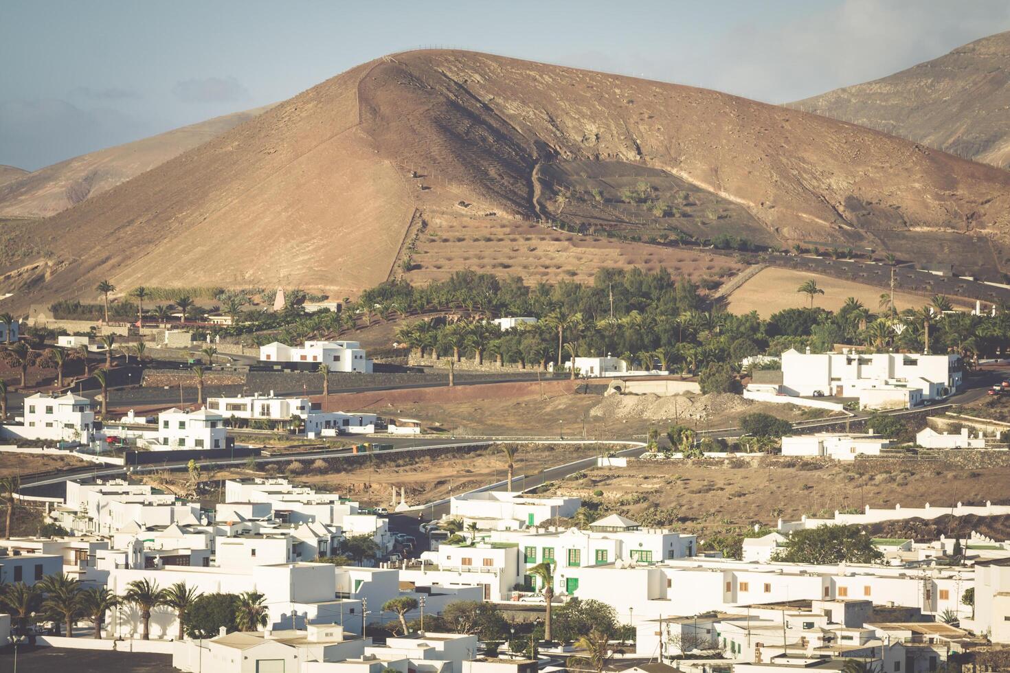 bellissimo villaggio sìza con Visualizza per il vulcani di Lanzarote foto