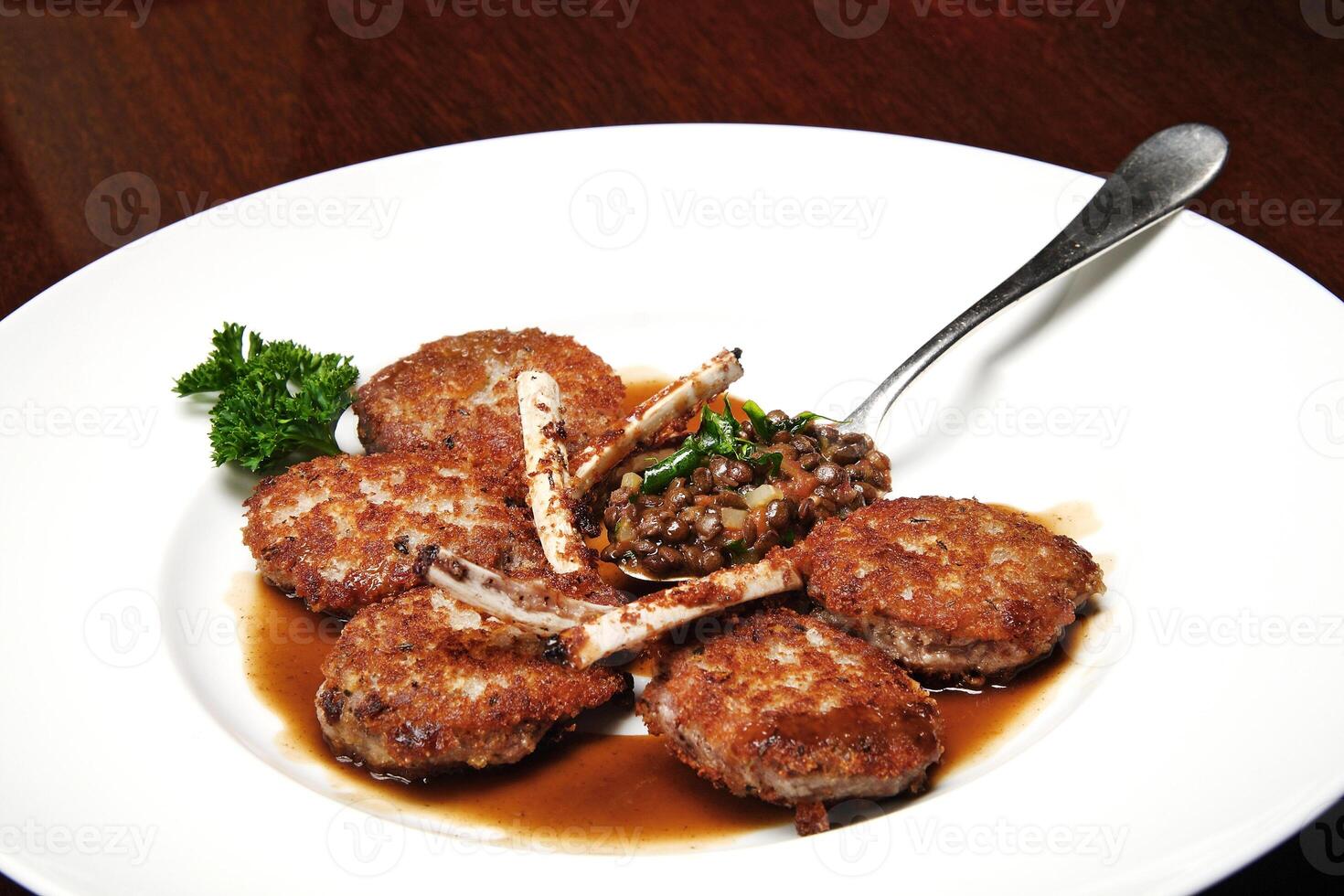 agnello chop con pane e lenticchia Crosta foto