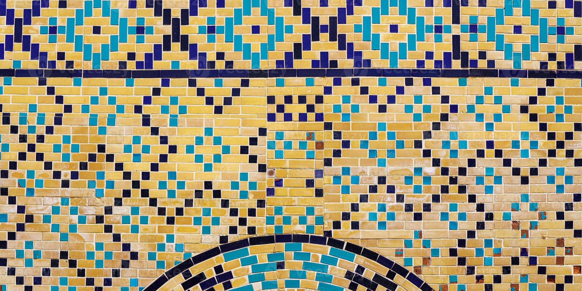 geometrico tradizionale islamico ornamento. frammento di un' ceramica mosaico. foto