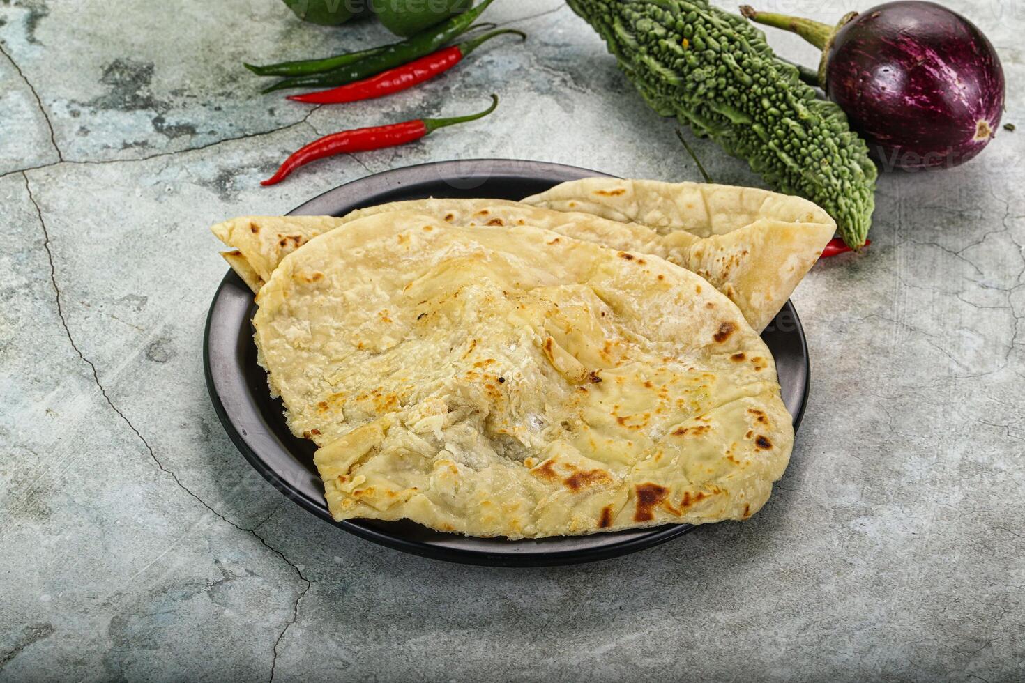 indiano tandori pane - naan con formaggio foto