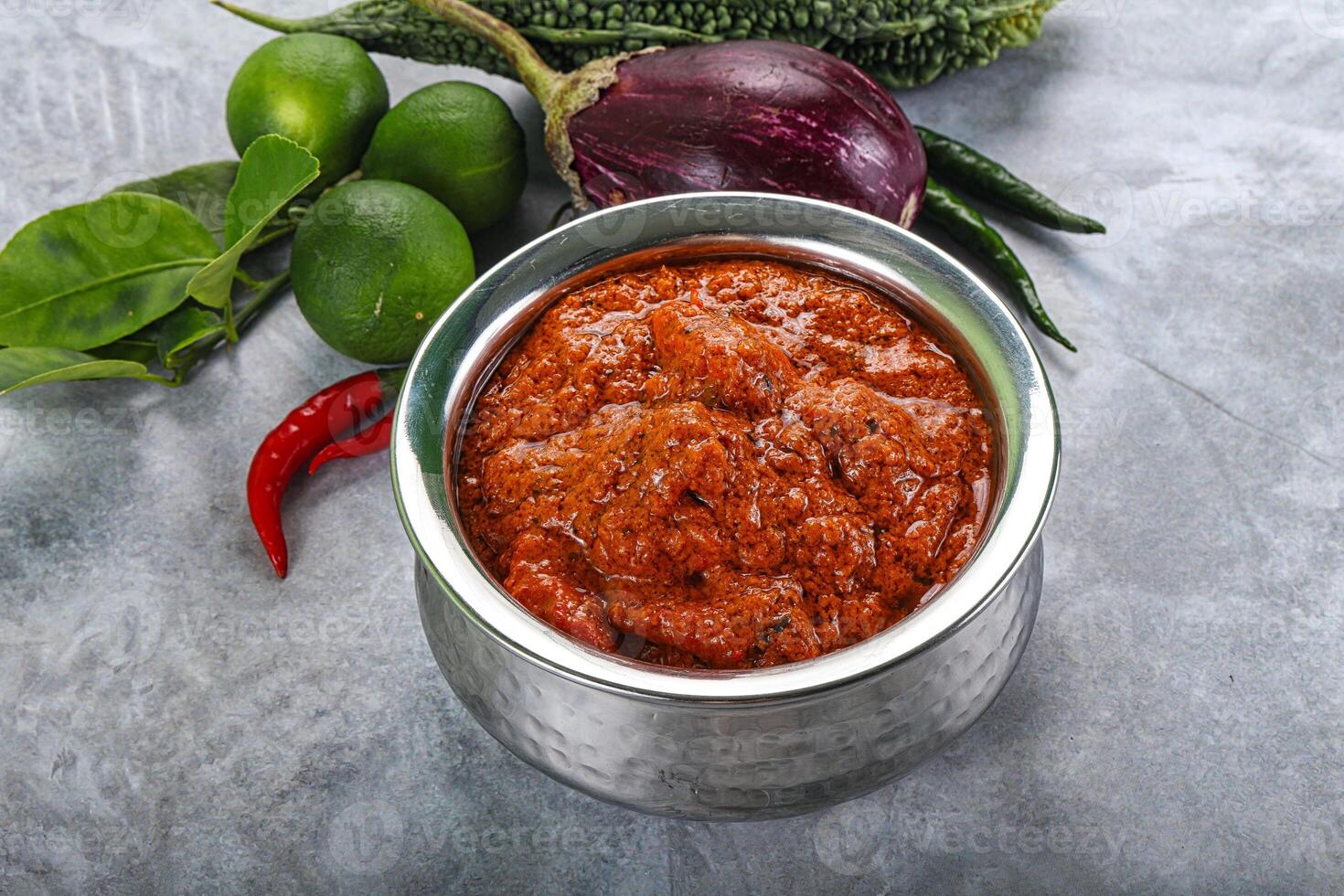 indiano cucina - burro pollo con salsa foto