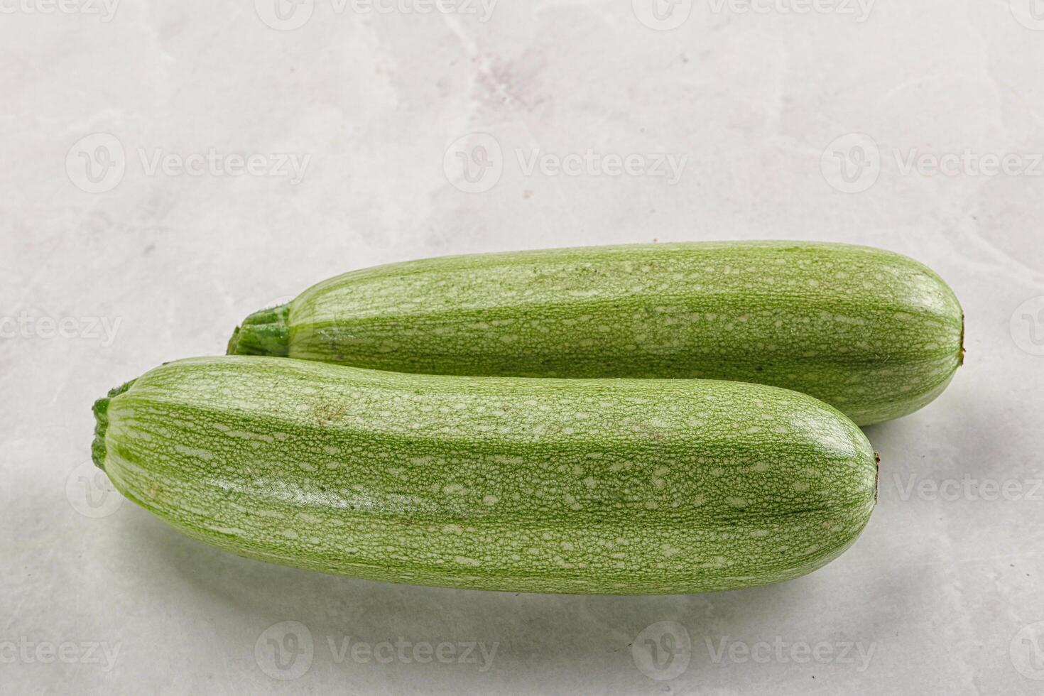 crudo verde maturo zucchine verdura foto