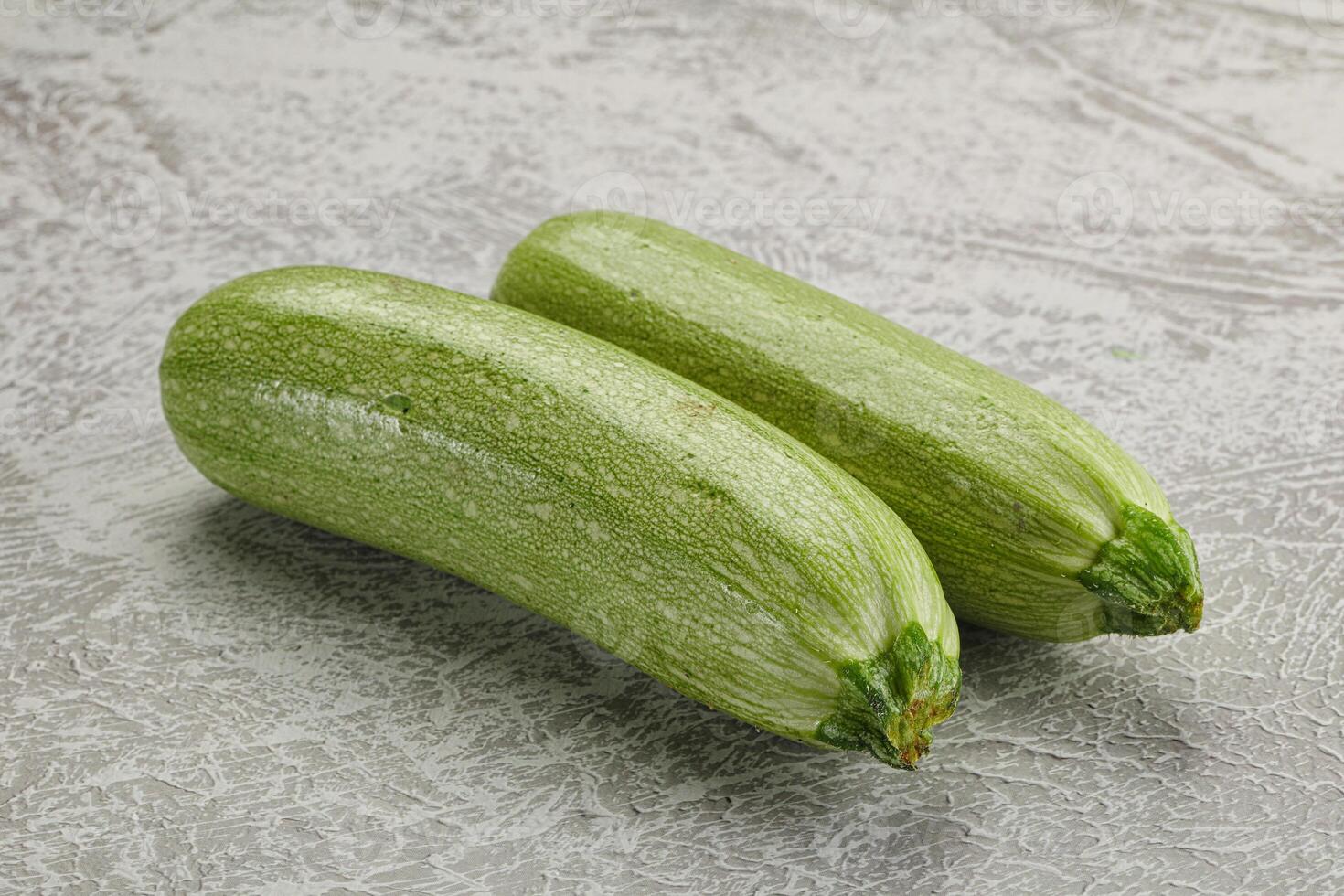 crudo verde maturo zucchine verdura foto