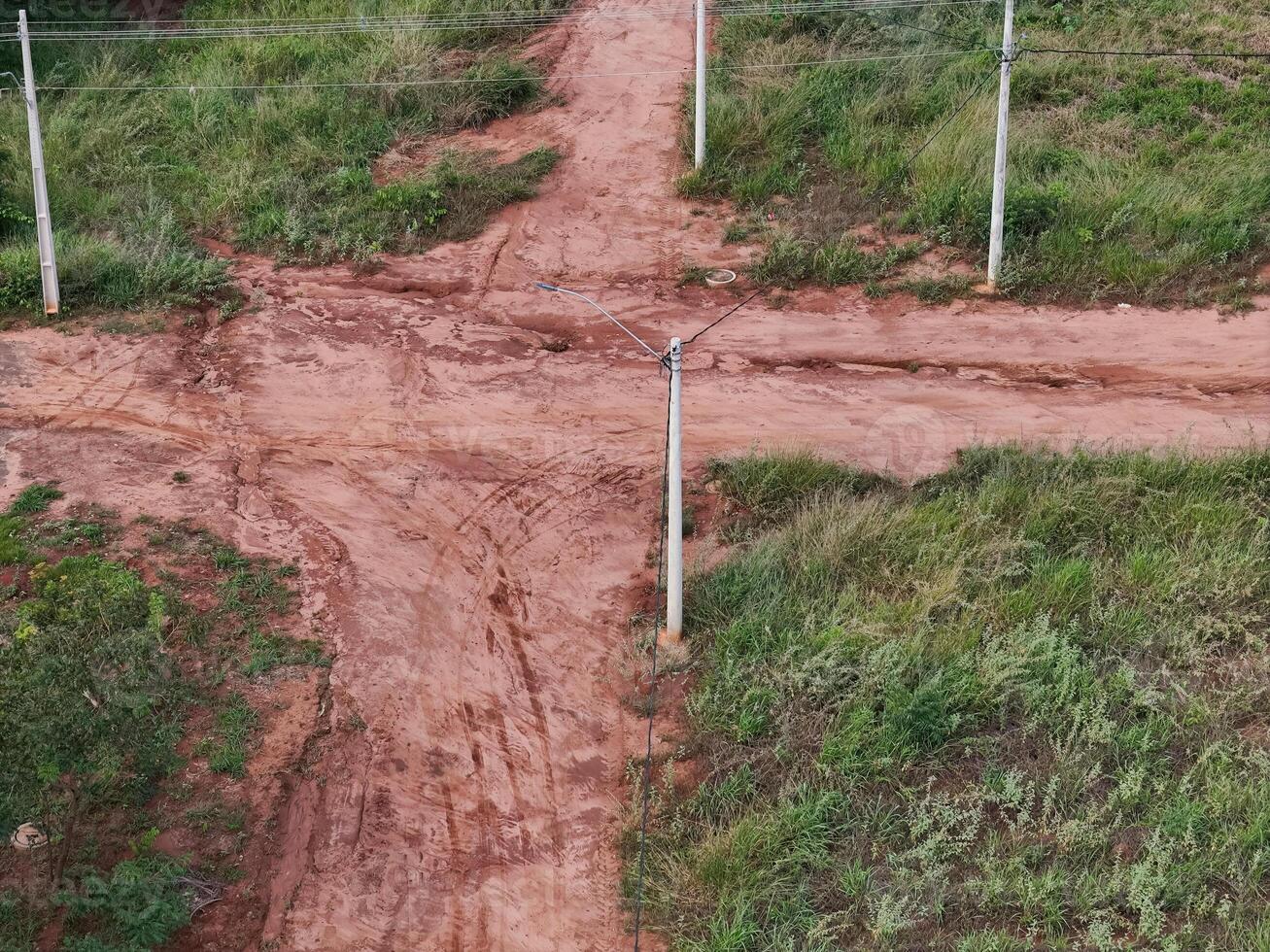 ew suddivisione per case, sporco strada e energia poli foto