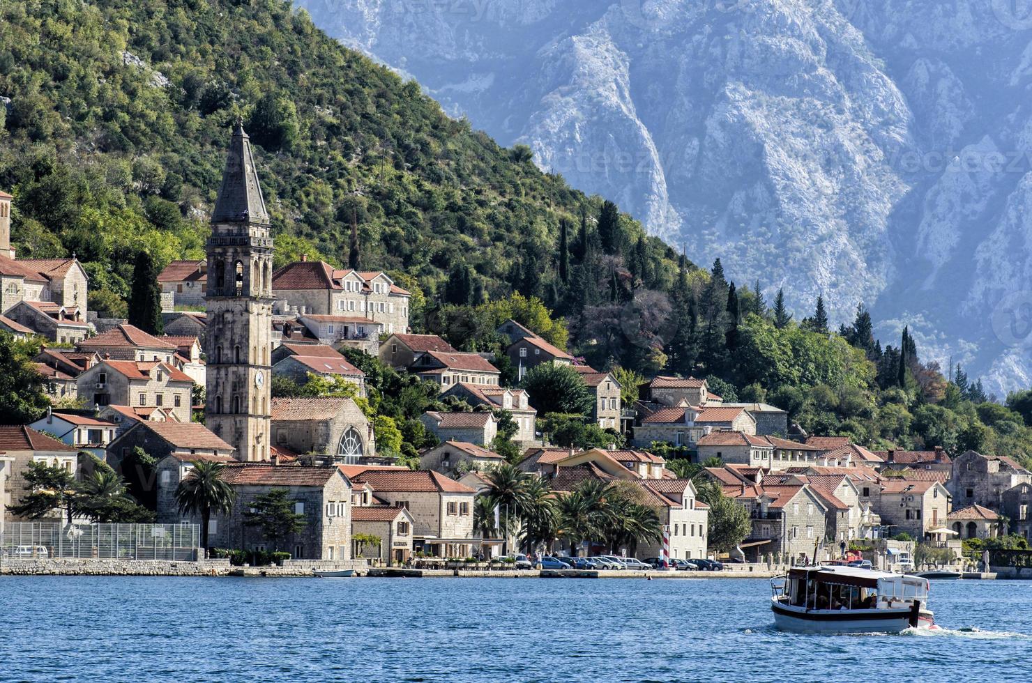 vista mare a perast, montenegro foto