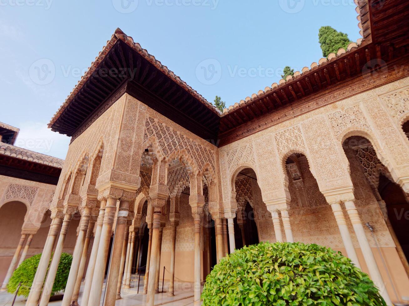 terrazza di il leoni, nasrid palazzi, Alhambra. moresco architettura. unesco mondo eredità Spagna. viaggio nel tempo e scoprire storia. sorprendente destinazioni per vacanze. foto