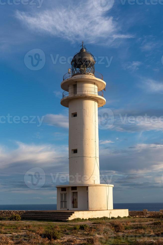 faro di cap de barbarie a formentera nell'estate del 2021 foto