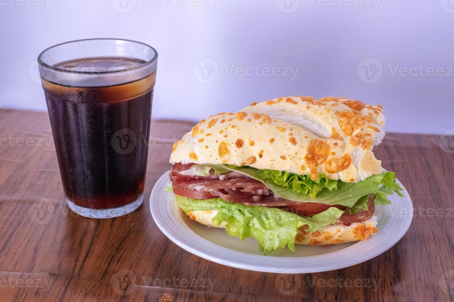 panino con insalata foto