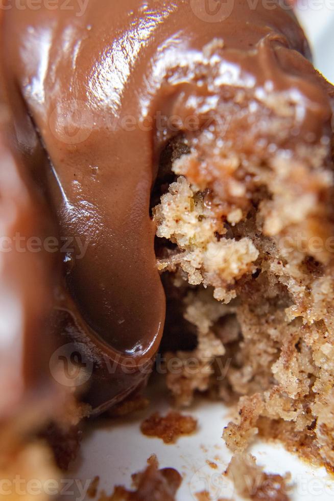 torta di banane con crema al cioccolato foto