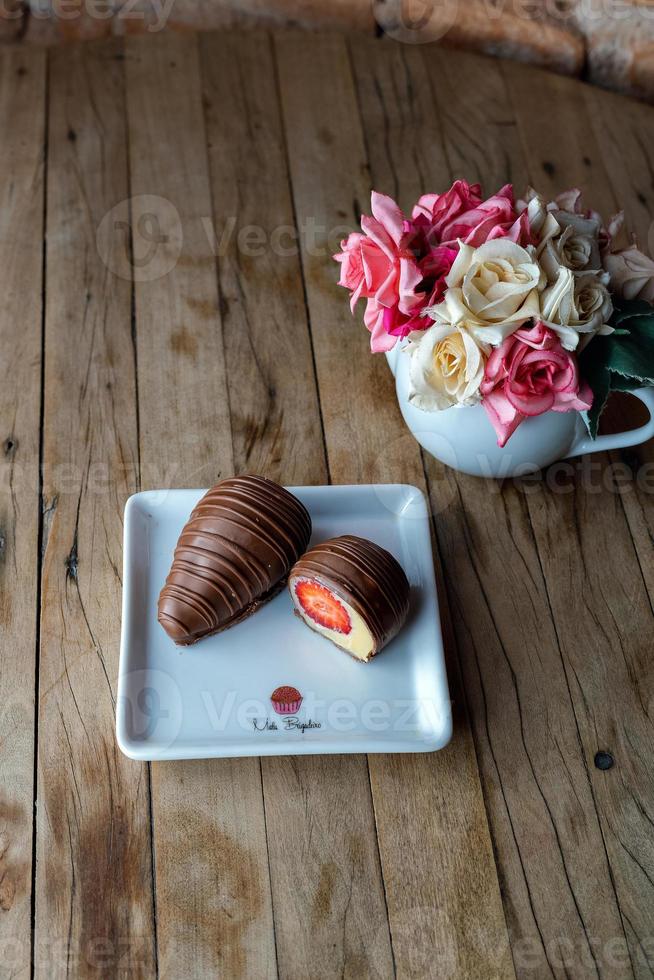 crema alla fragola e cioccolato foto