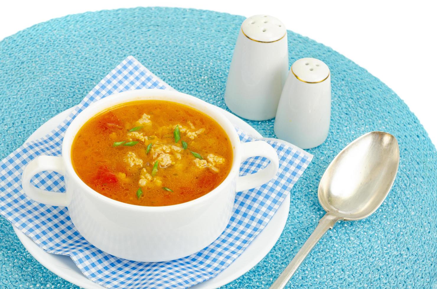 zuppa densa di verdure fatta in casa con riso, zucca e pomodori foto