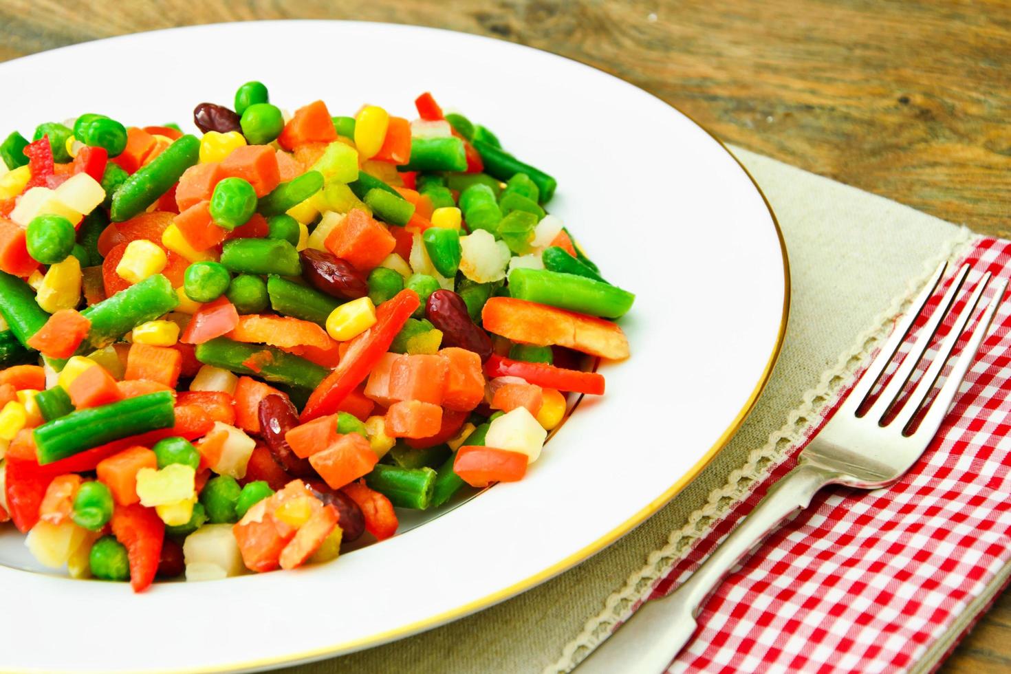 mix messicano di verdure. pomodori, fagioli, sedano rapa, verde b foto