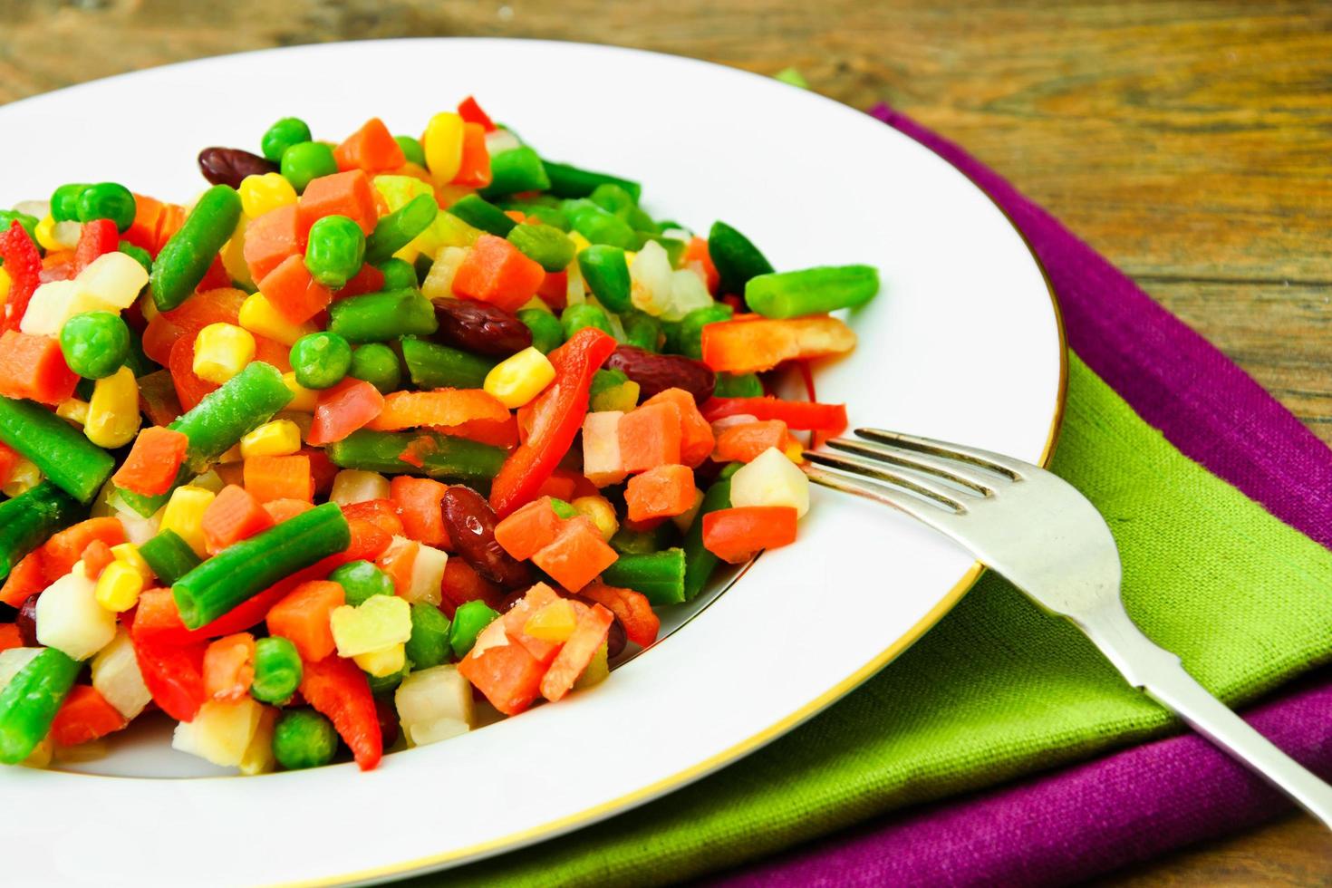 mix messicano di verdure. pomodori, fagioli, sedano rapa, verde b foto