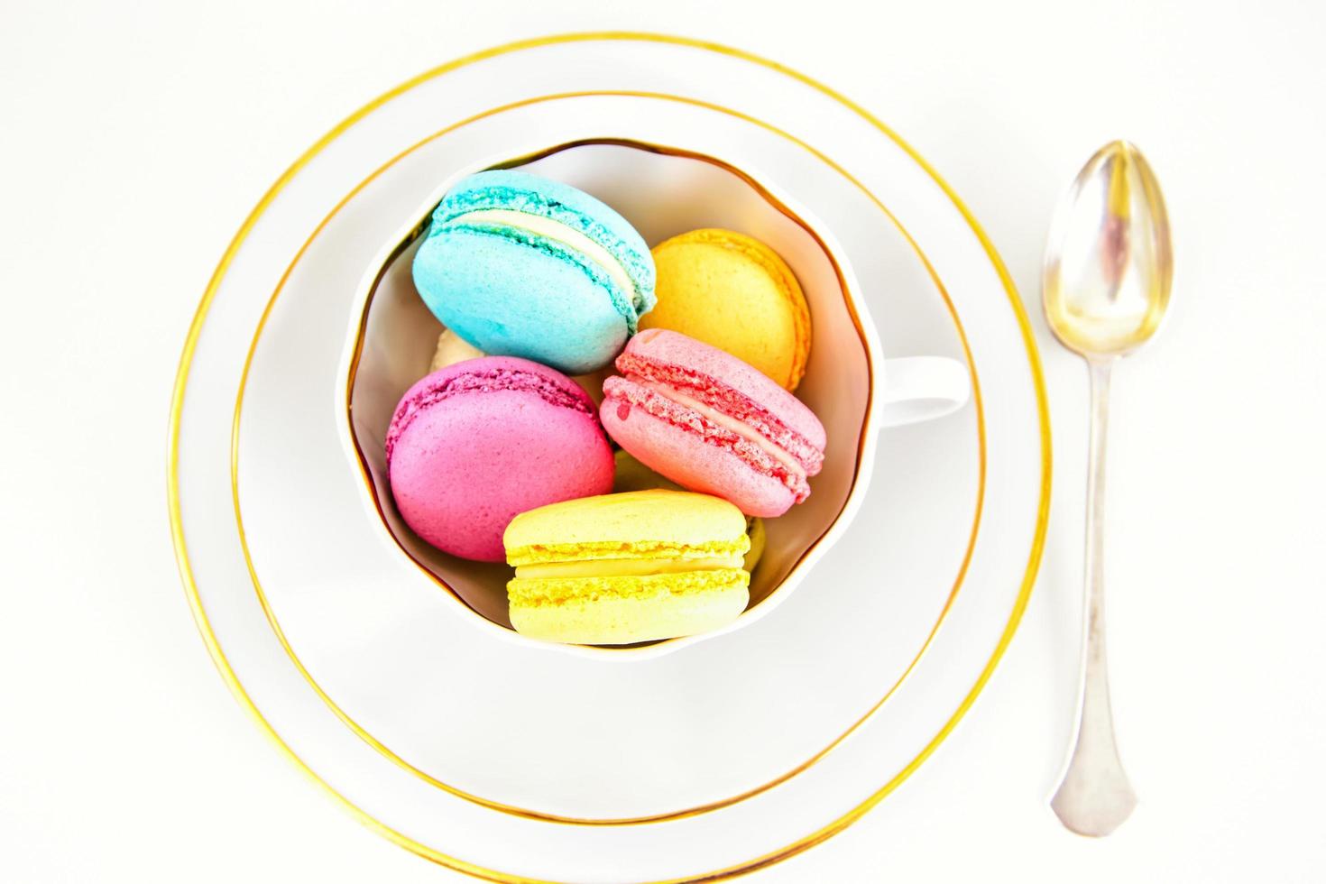 amaretti francesi dolci e colorati foto