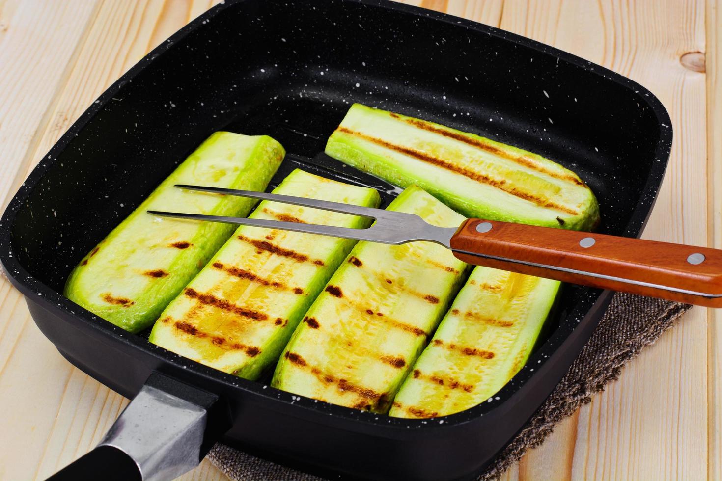 zucchine zucchine alla griglia foto