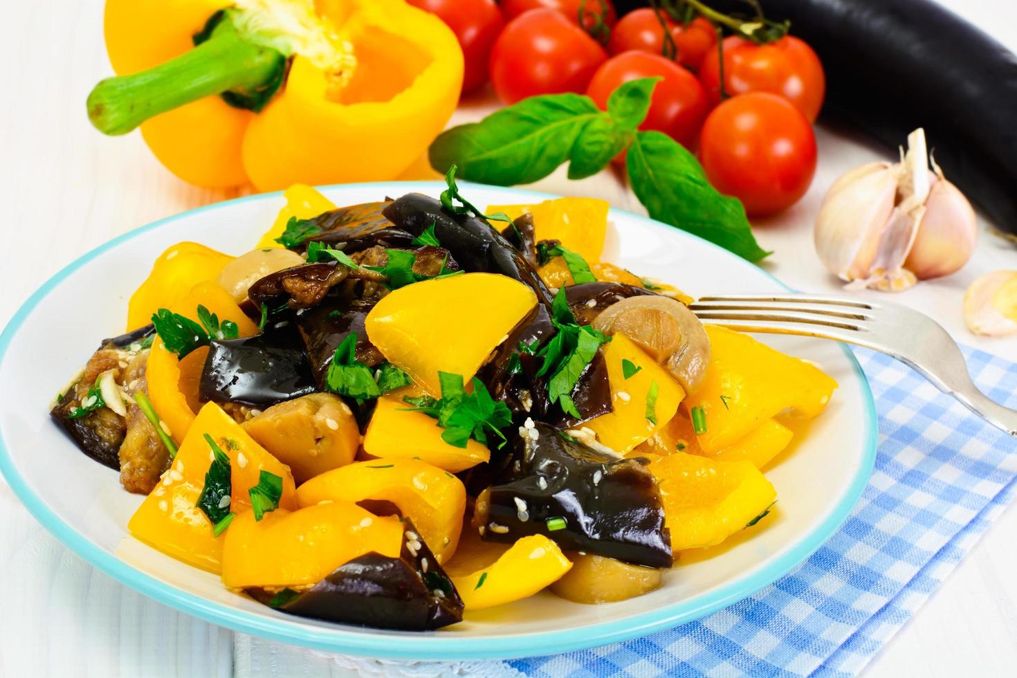 insalata di melanzane con paprika foto