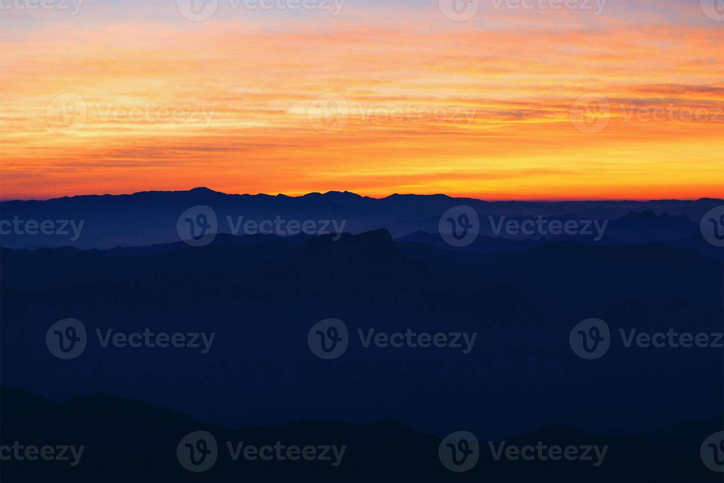 il primo leggero nel il sorprendente mattina foto