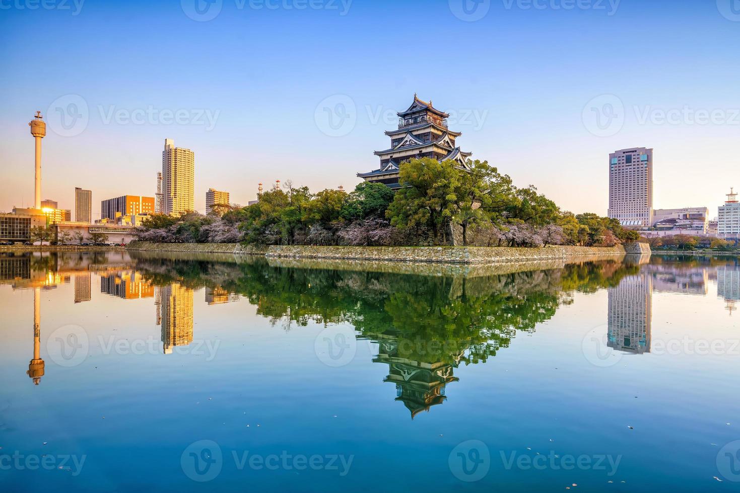 castello di hiroshima in giappone foto