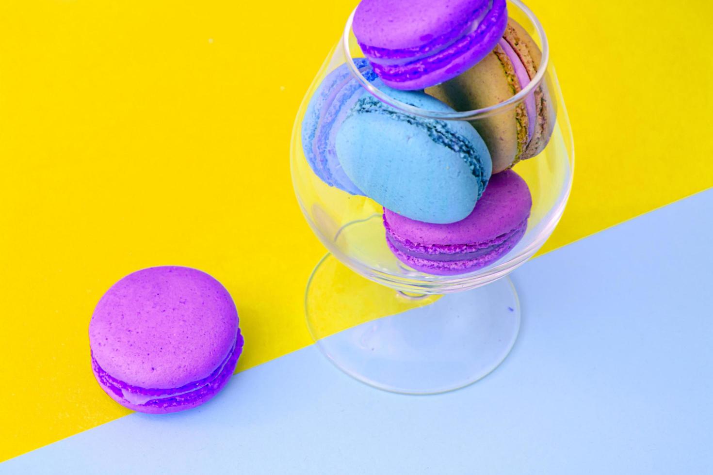 amaretti francesi dolci e colorati foto