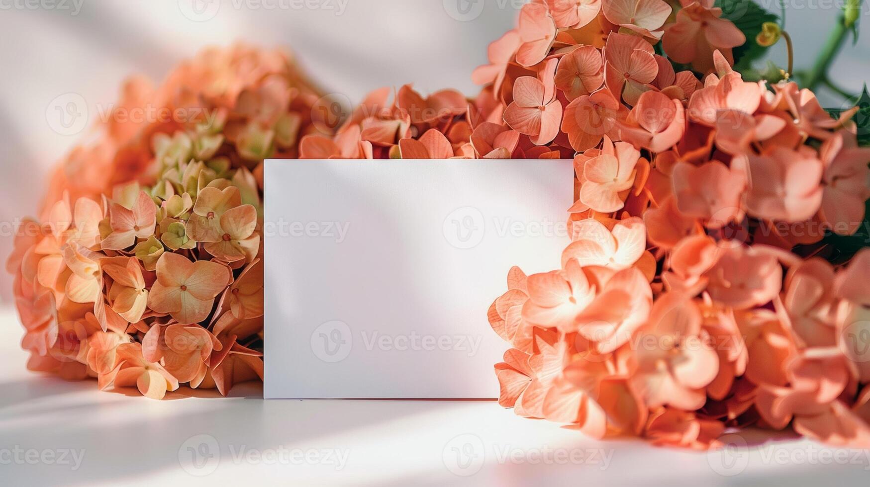 modello di un' bianca carta accanto arancia ortensia mazzo, morbido pastello toni foto