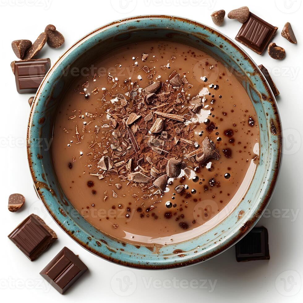 cioccolato latte nel tazza isolato su bianca sfondo con ombra. cioccolato latte nel blu tazza pieno di calcio superiore Visualizza foto