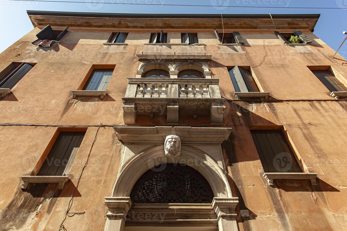 architettura dettaglio di un vecchio edificio nel treviso foto