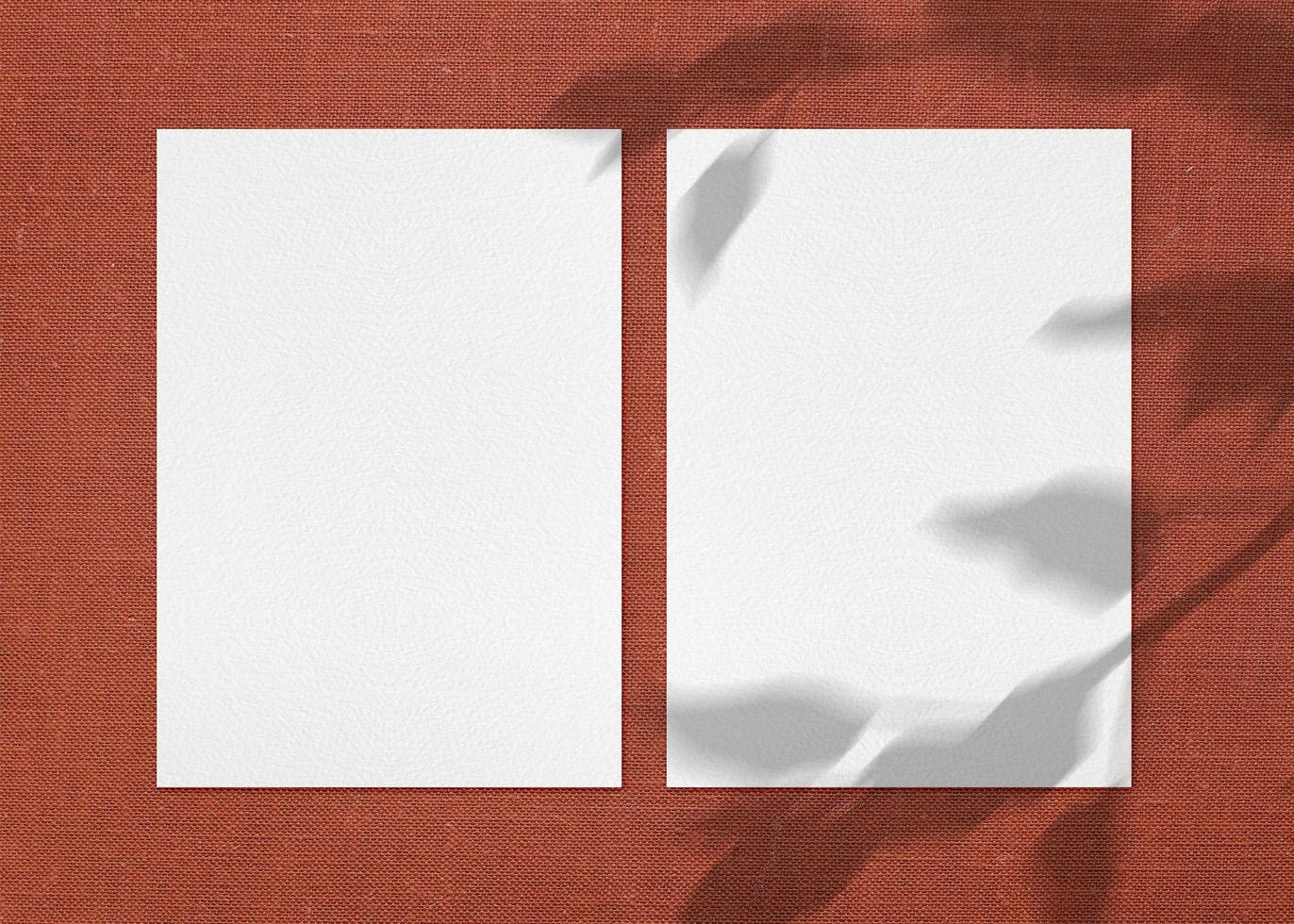 due fogli di carta modello di superficie in tessuto foto