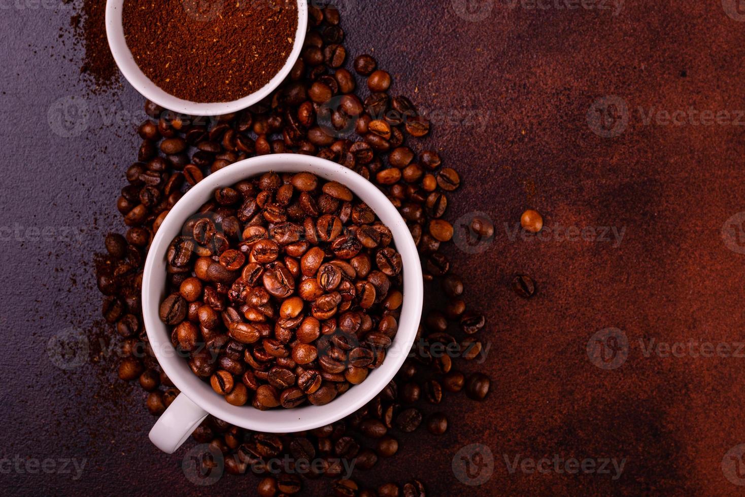 il corroborante caffè mattutino con i dolci. può essere usato come sfondo foto