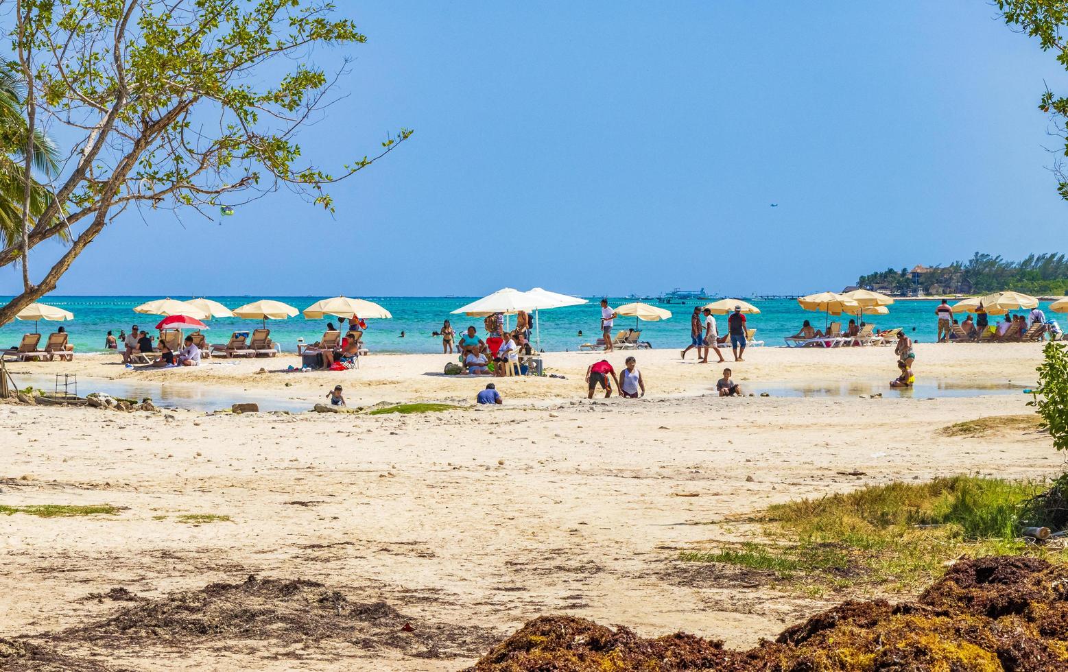 playa del carmen messico 28. maggio 2021 spiaggia tropicale messicana cenote punta esmeralda playa del carmen messico. foto