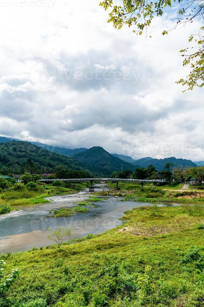 villaggio di kiriwong - uno dei migliori villaggi di aria fresca in thailandia e vive nella vecchia cultura in stile tailandese. situato a nakhon si thammarat, tailandia foto