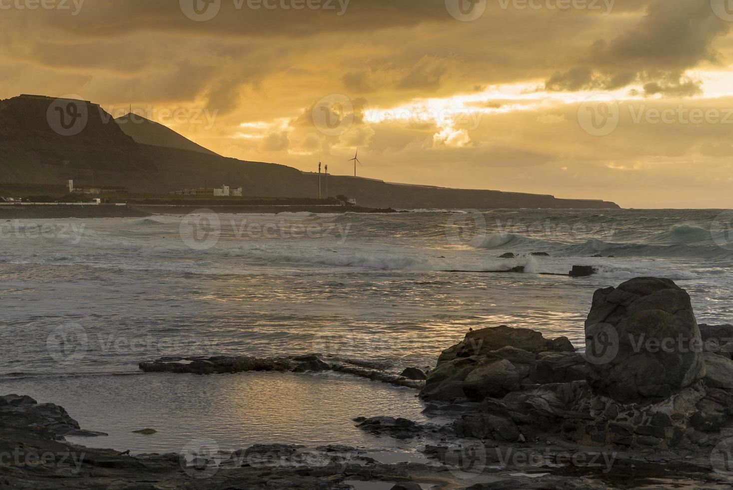 tramonto sulla costa nord di gran canaria foto