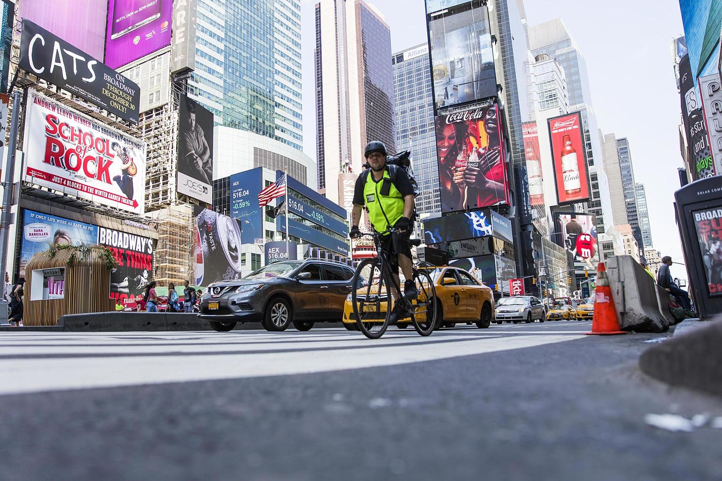 new york, usa, 31 agosto 2017 - persone non identificate su times square, new york. Times Square è la località turistica più popolare di New York City. foto