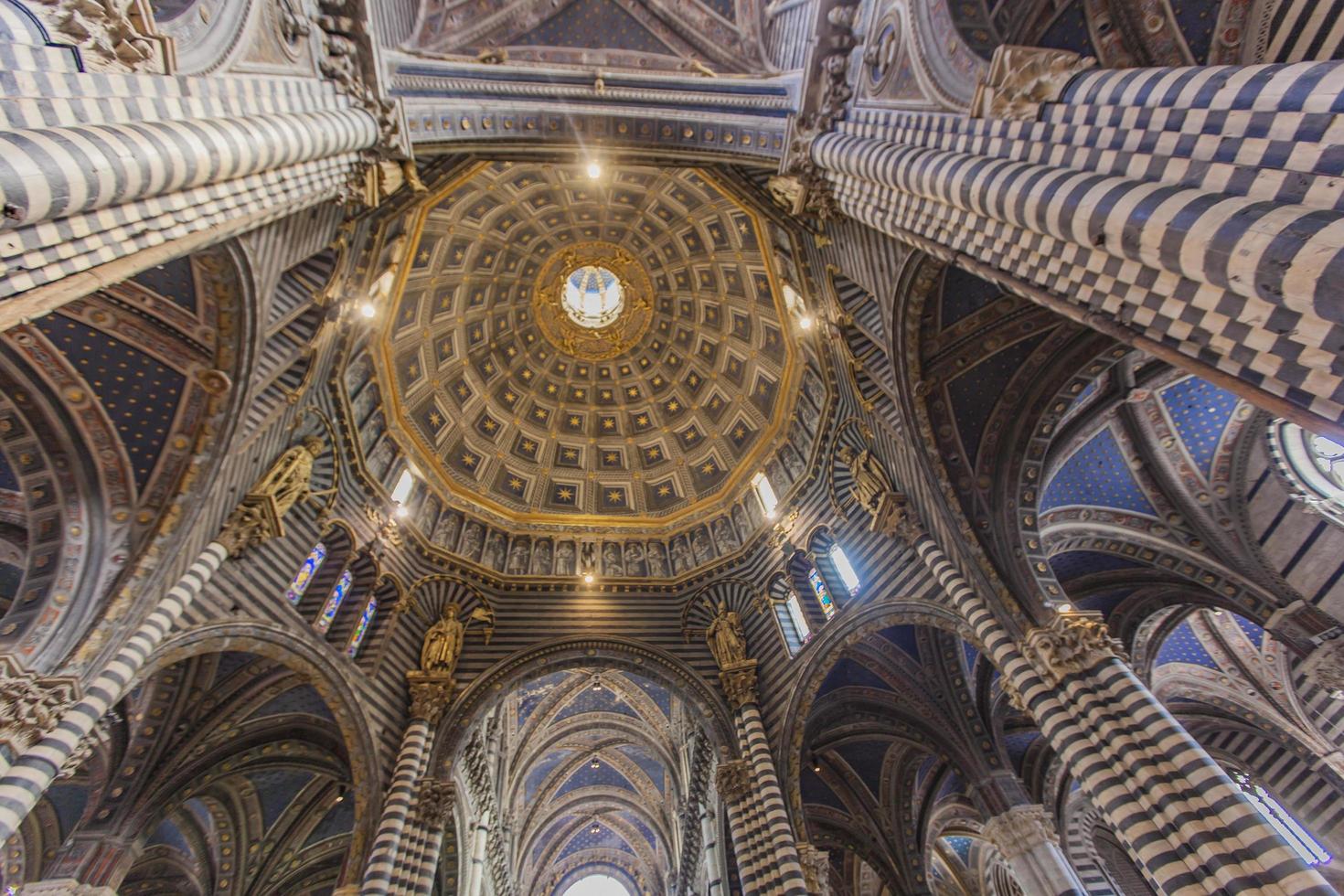 siena, italia, 21 settembre 2016 - dettaglio dal duomo di siena in italia. la cattedrale di siena è una chiesa medievale in italia, dedicata fin dai suoi primi giorni come chiesa mariana cattolica romana. foto