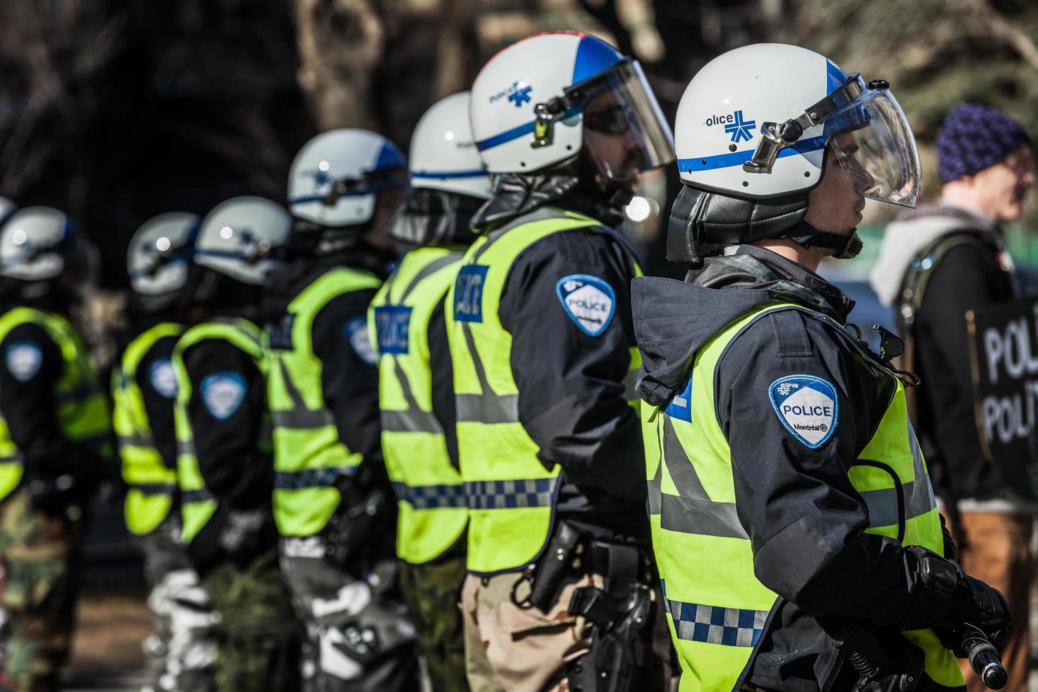 montreal, canada, 2 aprile 2015 - primo piano dell'equipaggiamento e delle protezioni della polizia foto