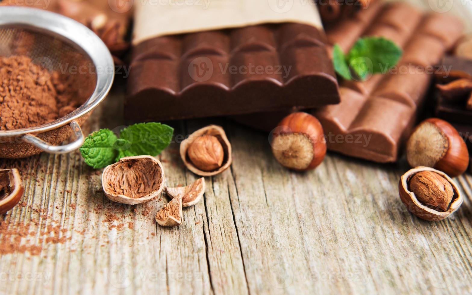 cioccolato con nocciole foto