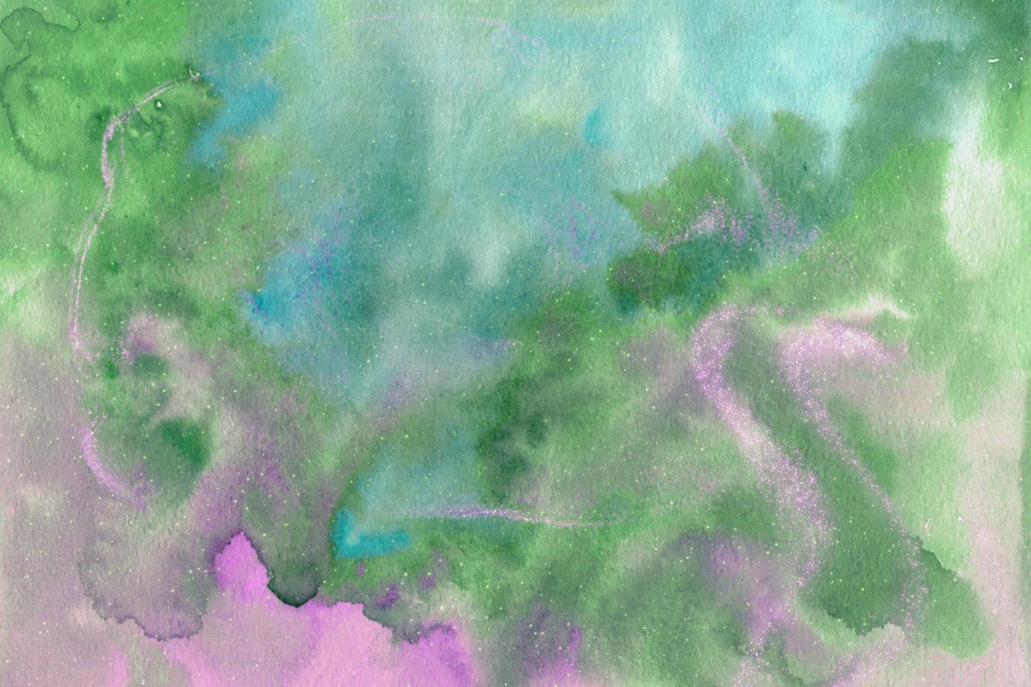 astratto verde chiaro e viola scuro acquerello cielo e nuvole effetto pittura modello e grunge spazzolato trama sfumata. foto