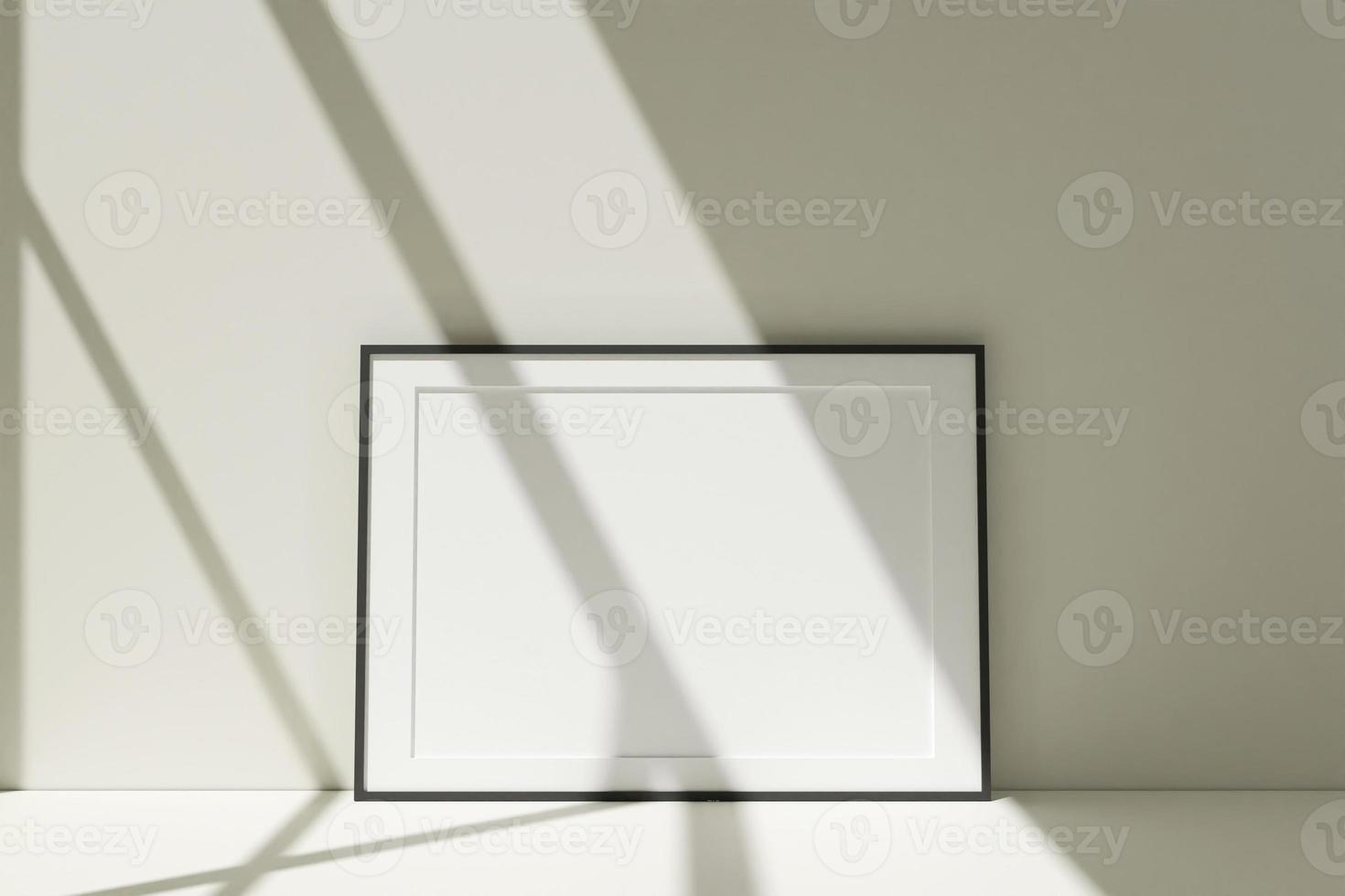 mockup di cornici per foto nere orizzontali sul pavimento appoggiate al muro della stanza con ombra