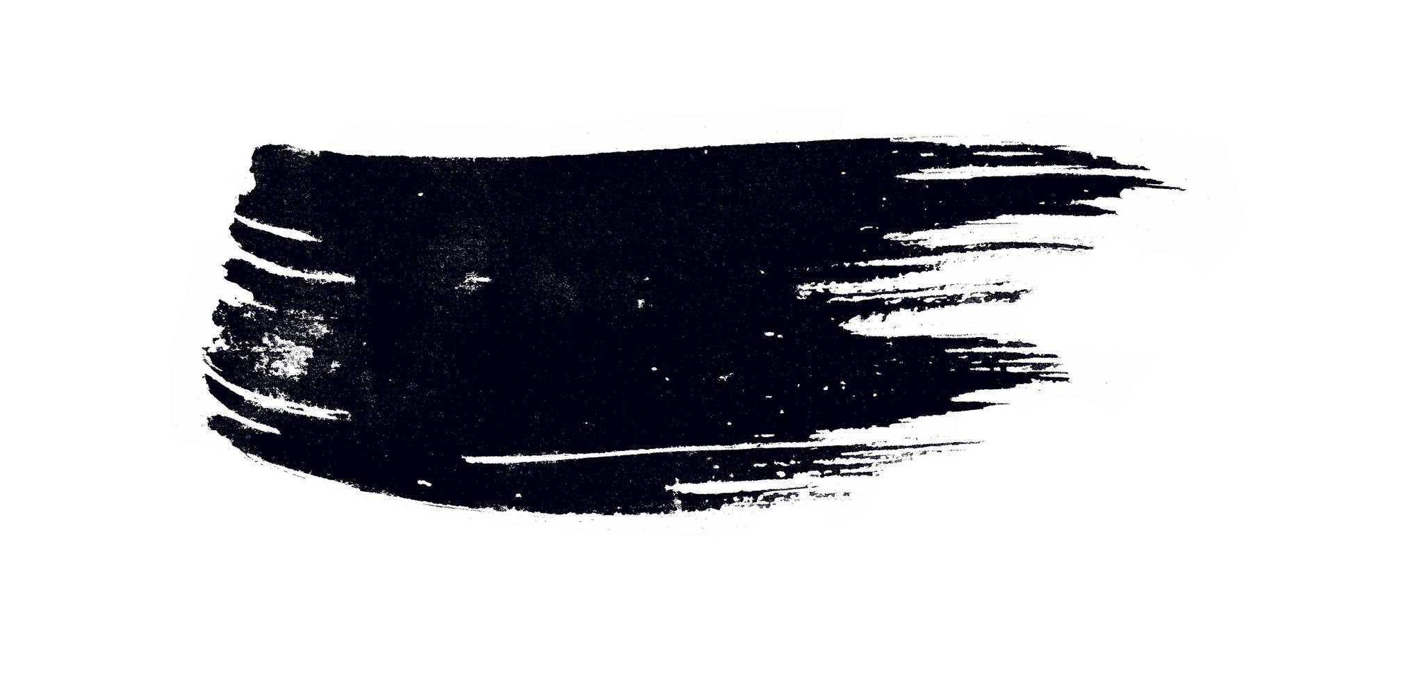 singolo graffio di inchiostro vernice isolato su sfondo bianco. tratto di linea vuota grungy. disegno di campioni di pennello moderno. foto