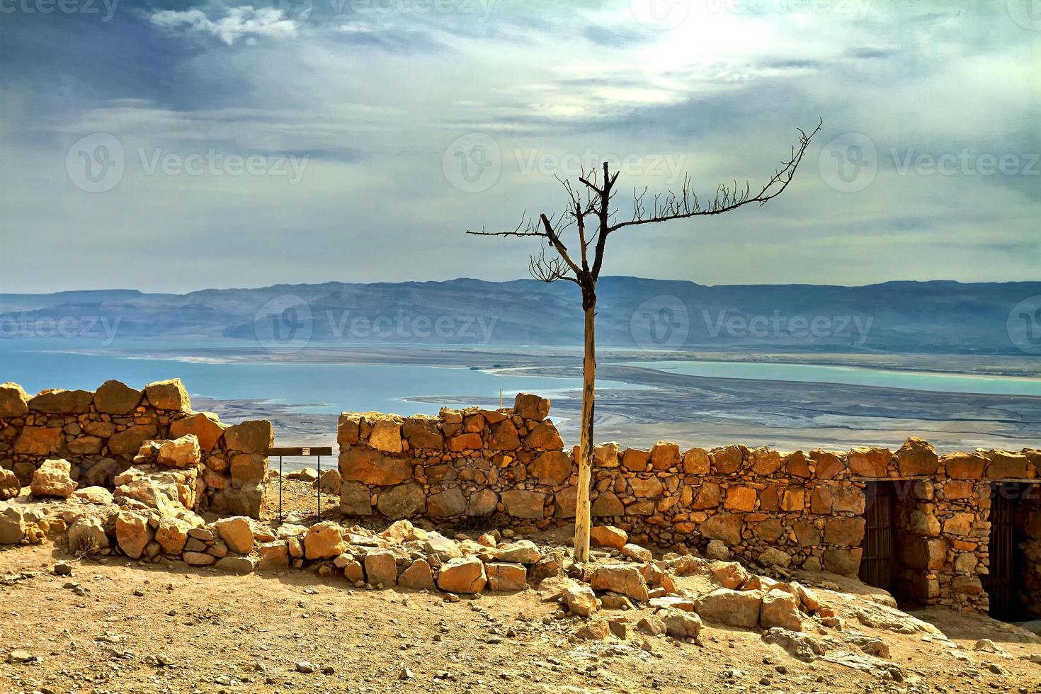 vista panoramica del monte masada nel deserto della Giudea vicino al mar morto, israele. foto