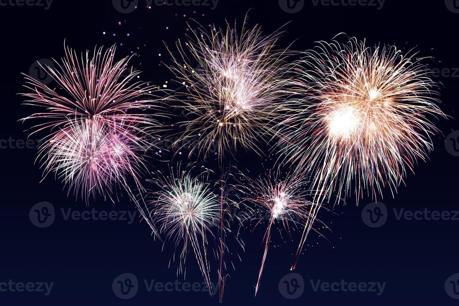 sfondo astratto. sfocatura del cerchio di fuochi d'artificio. colorato in festa. sfondo festivo capodanno foto
