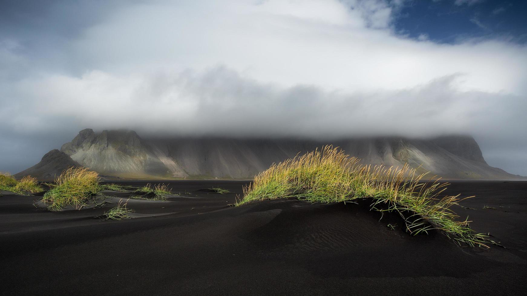 vesturhorn, spiaggia nera foto