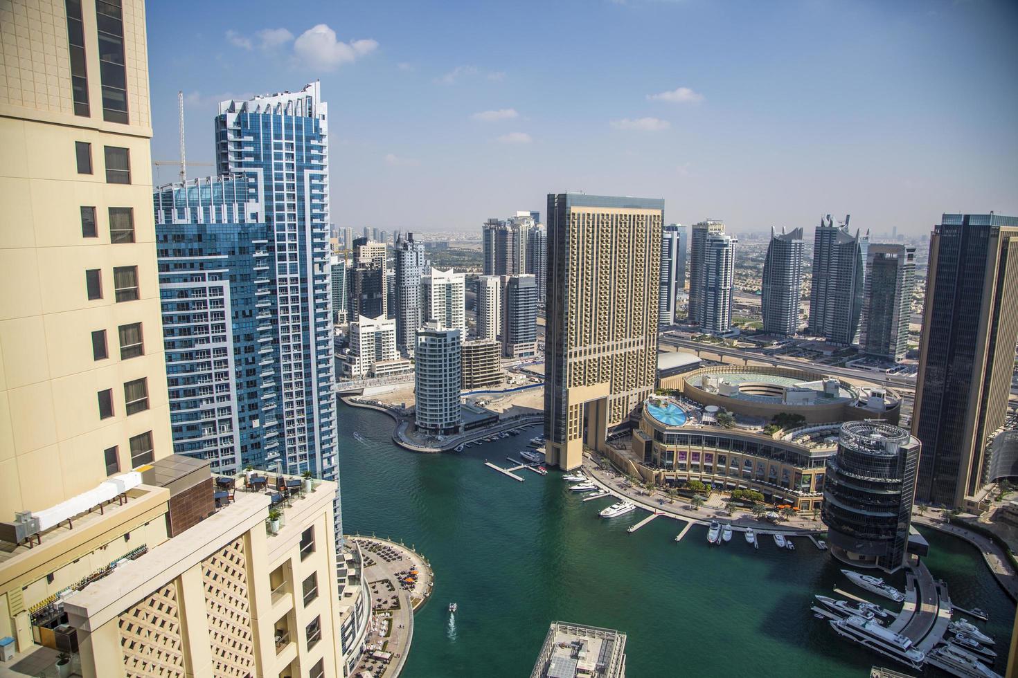 dubai, Emirati Arabi Uniti, 2014 - vista ai moderni grattacieli di dubai marina a dubai, Emirati Arabi Uniti. quando l'intero sviluppo sarà completato, ospiterà più di 120.000 persone. foto