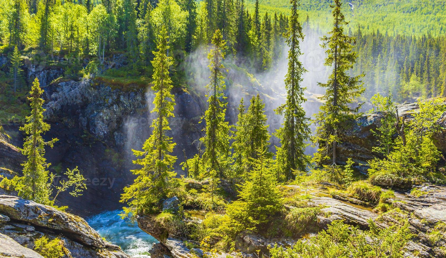 rjukandefossen in hemsedal viken norvegia la cascata più bella d'europa. foto